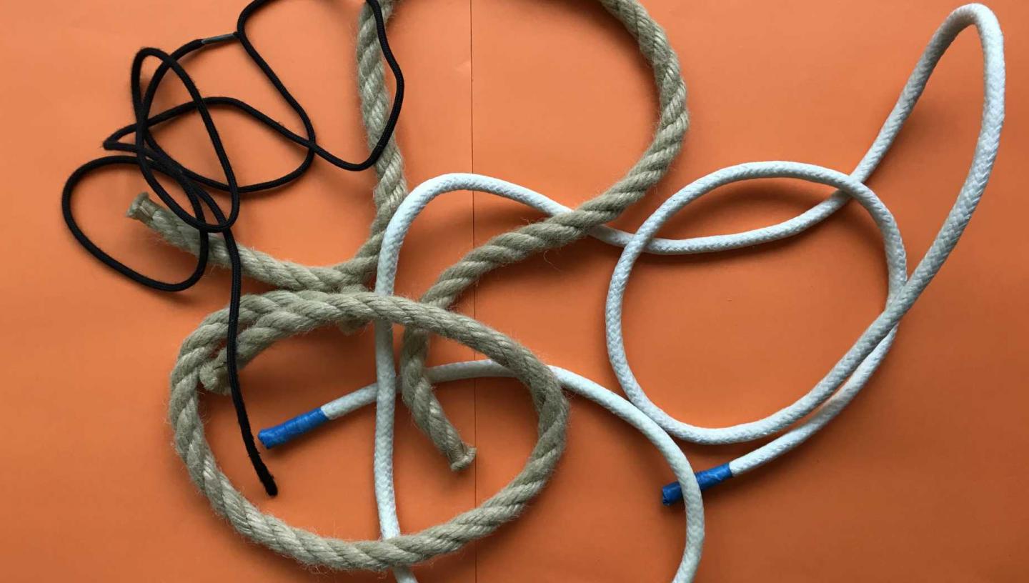 How to tie a bowline knot