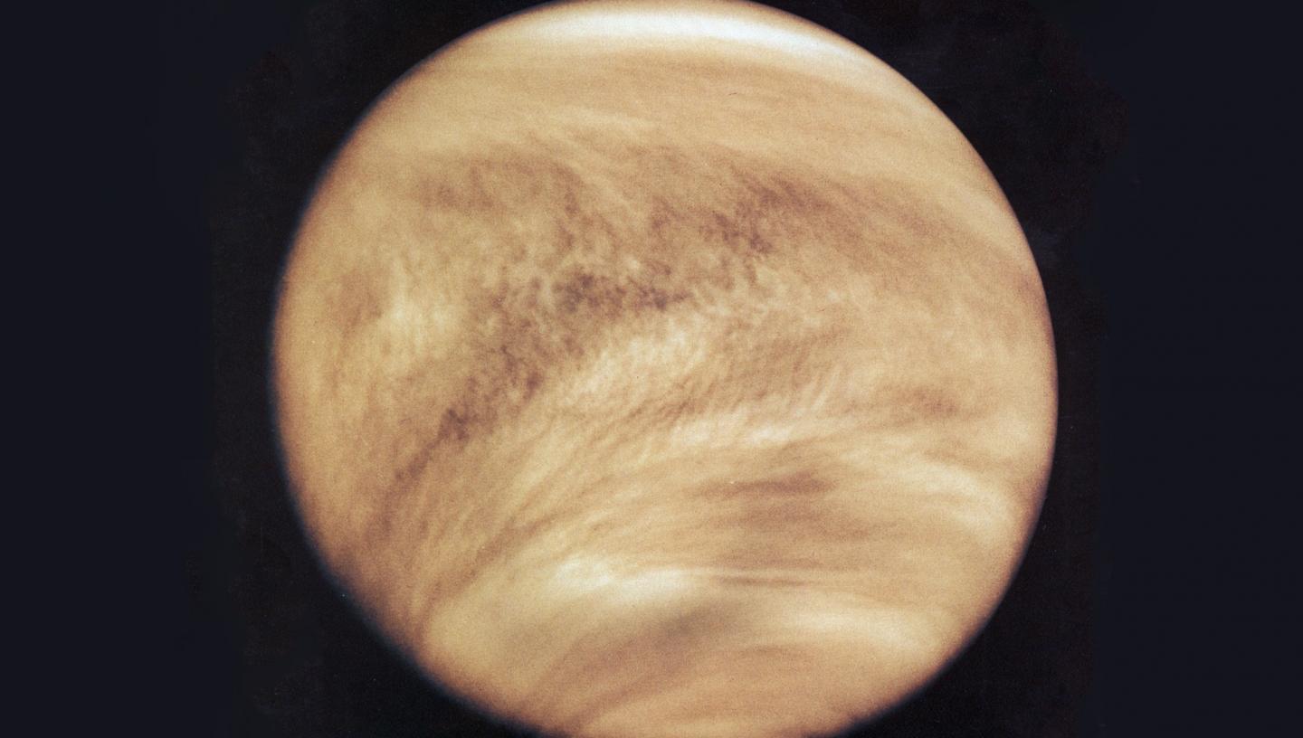 planet venus temperature