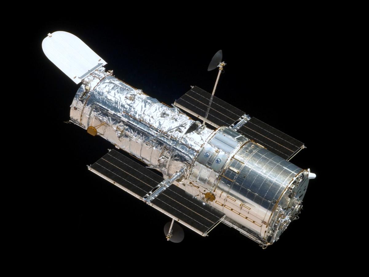 hubble telescope discovers galaxies