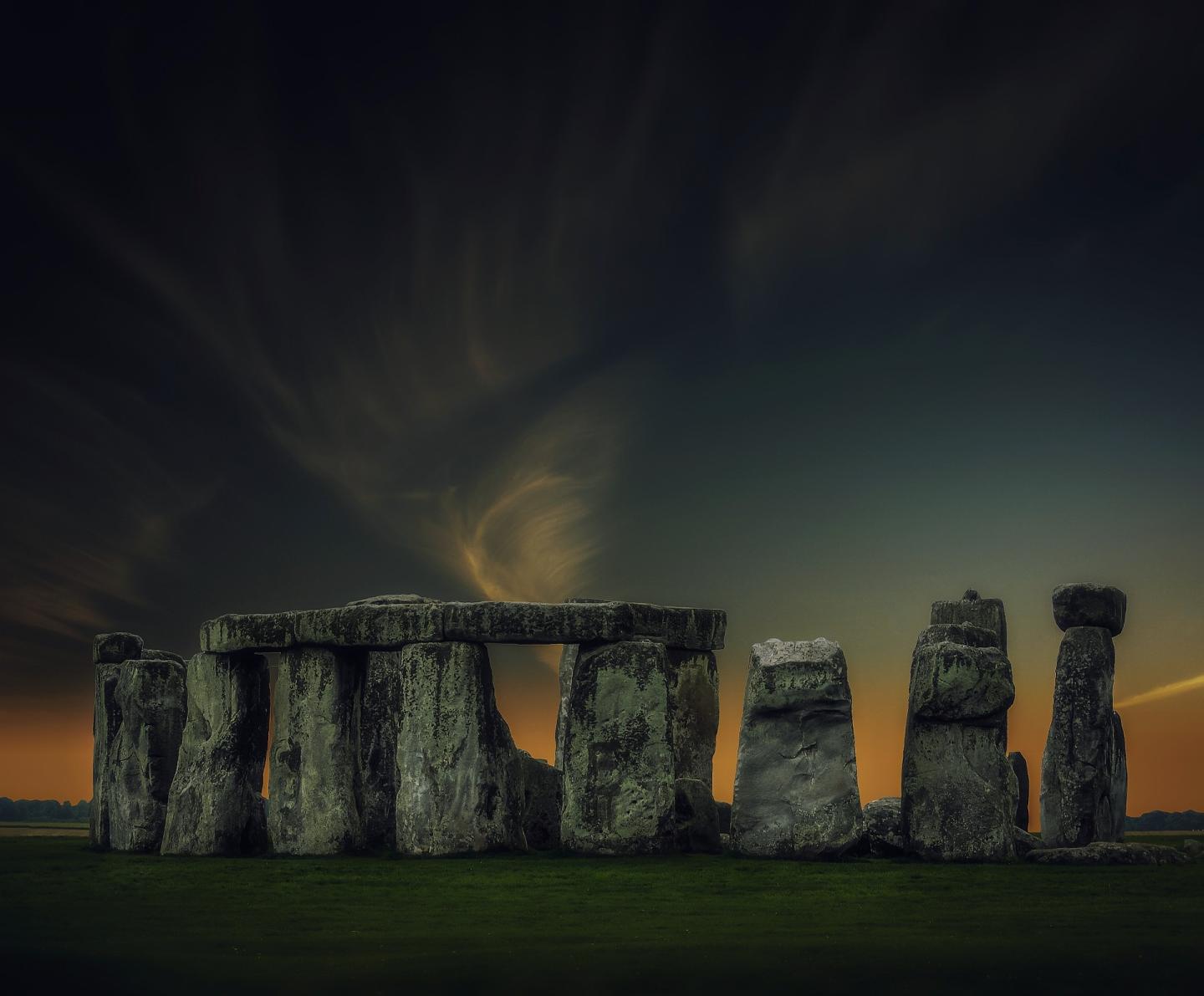 A photograph of stonehenge