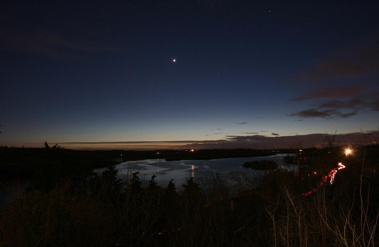 bright moving light in sky tonight